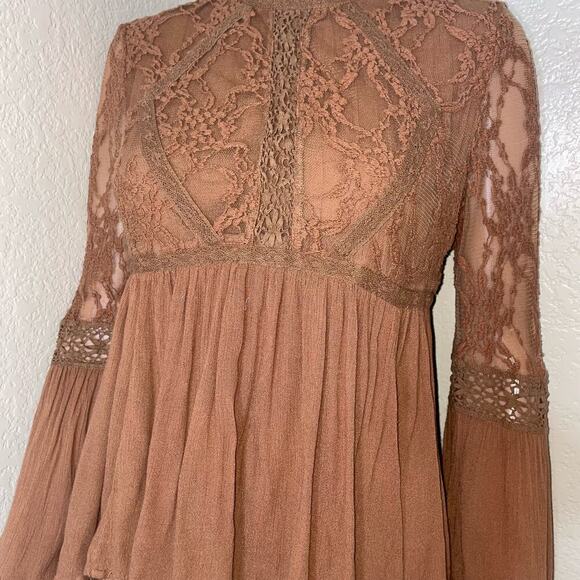 American Eagletop/blouse Brown Lace Blouse Fit & Flare XS flowy BOHO lace arm - Picture 6 of 9